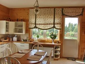 шторы для кухни с балконом